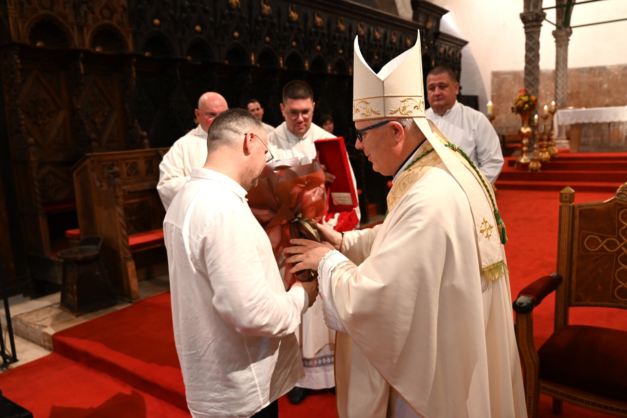 ZAHVALA ZA 30 GODINA NEPREKINUTE ORGULJAŠKE SLUŽBE U KATEDRALI SV. STOŠIJE Image