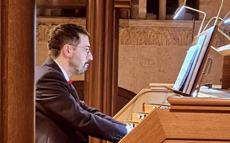 Gallery image for PAVAO MAŠIĆ I TOMISLAV ŽUŽAK:  Zvuci s neba Stošiji u čast - 14. 1. 2026.