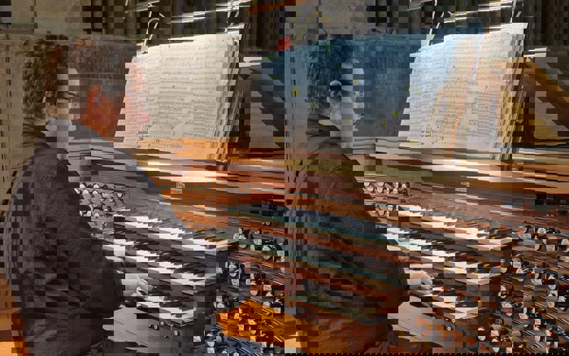 DANIEL MOULT - ORGULJAŠKI SOLISTIČKI KONCERT  23. 7. 2027. 