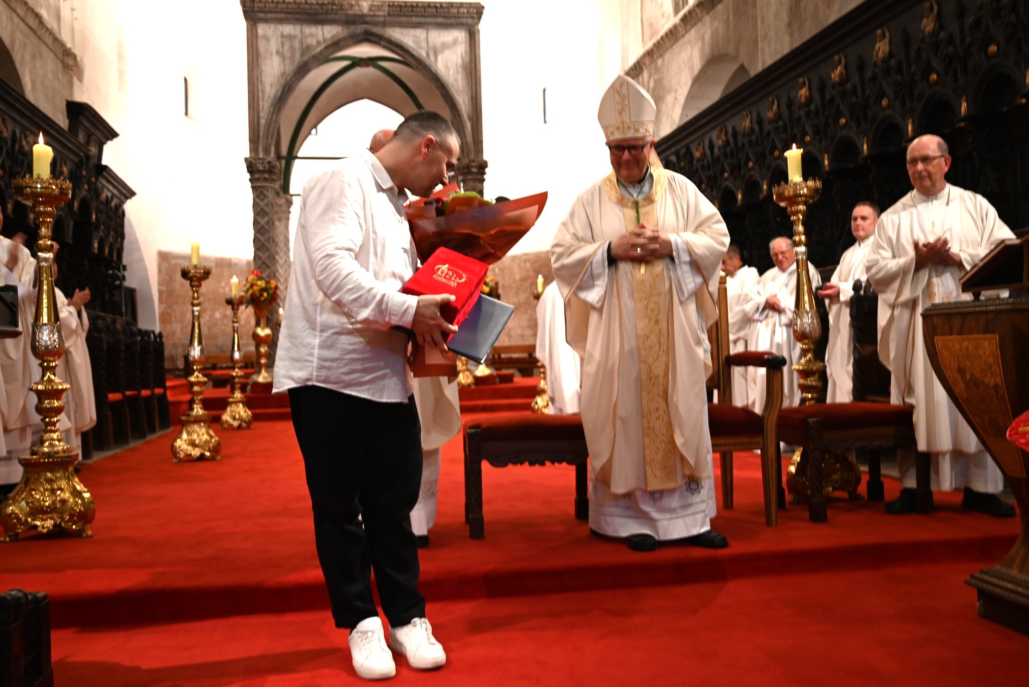 ZAHVALA ZA 30 GODINA NEPREKINUTE ORGULJAŠKE SLUŽBE U KATEDRALI SV. STOŠIJE Image
