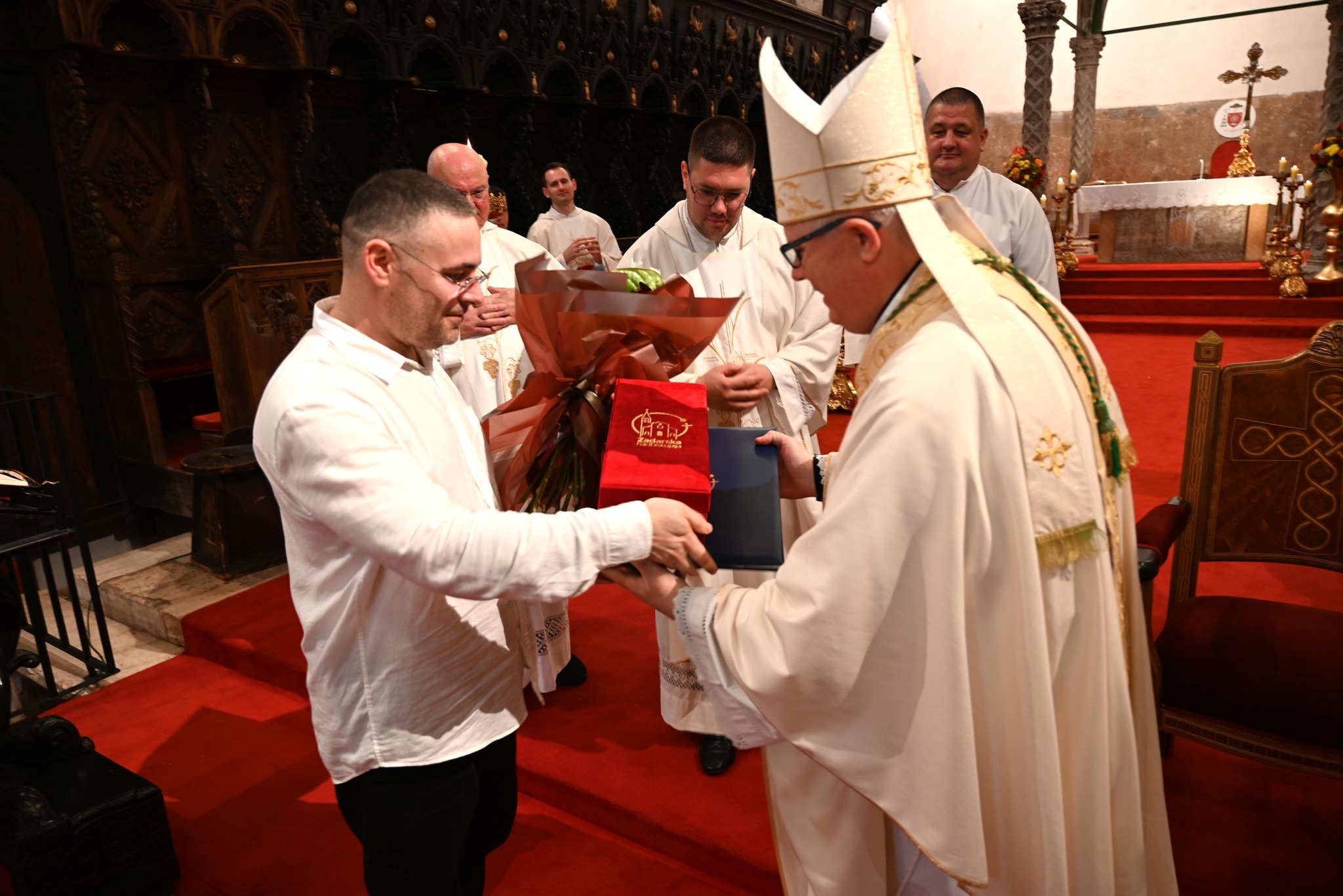 ZAHVALA ZA 30 GODINA NEPREKINUTE ORGULJAŠKE SLUŽBE U KATEDRALI SV. STOŠIJE Image