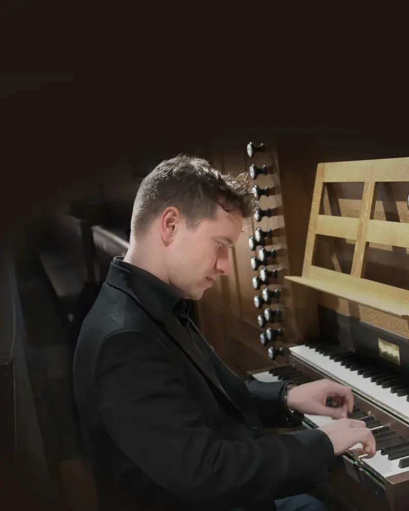 DANIEL MOULT